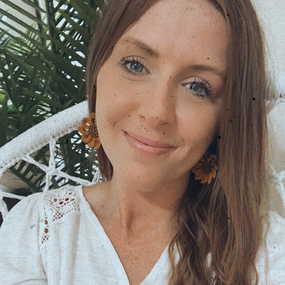 Meet your Posher, Carissa - Picture 3 of 5